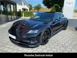 Tiefschwarzmetallic Gebraucht 2024 Porsche Taycan Cross Turismo Limousine | 109.890 € (Superpreis)