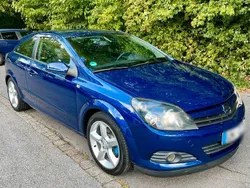 Blau Gebraucht 2005 Opel Astra GTC Coupé | 3.999 € (Teuer)