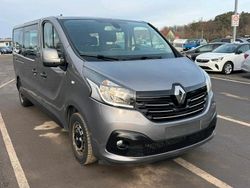 Grau Gebraucht 2017 Renault Trafic Van / Kleinbus | 12.699 €