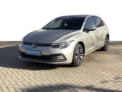Ivory silver metallic Gebraucht 2024 VW Golf VIII Move Limousine | 27.470 € (Guter Preis)