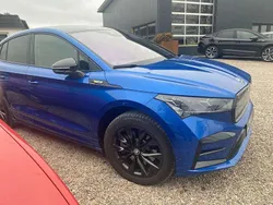 Raceblau metallic Gebraucht 2024 Skoda Enyaq iV Lounge SUV | 54.500 €