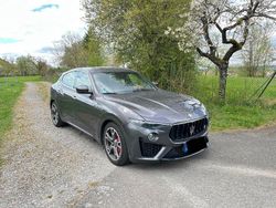 Grau Gebraucht 2021 Maserati Levante SUV | 45.000 €
