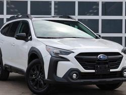 Weiß Gebraucht 2023 Subaru Outback SUV | 24.500 €