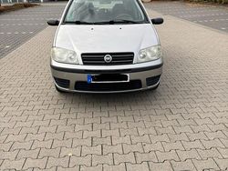 Grau Gebraucht 2004 Fiat Punto Kleinwagen | 700 €