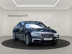 Schwarz Gebraucht 2018 BMW M760 Executive Limousine | 61.950 € (Fairer Preis)