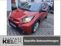 Chili red perleffekt/ night sky black Gebraucht 2024 Toyota Aygo X Team SUV | 17.490 € (Fairer Preis)