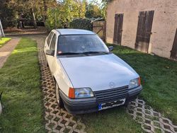 Weiß Gebraucht 1988 Opel Kadett Limousine | 1.999 €