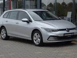 Reflexsilber metallic Gebraucht 2023 VW Golf VIII Life Kombi | 20.989 € (Fairer Preis)