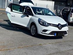 Weiß Gebraucht 2017 Renault Clio IV LIMITED Limousine | 7.890 € (Fairer Preis)