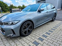 Grau Gebraucht 2024 BMW 318 M Sport Kombi | 37.600 € (Fairer Preis)