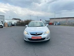 Silber Gebraucht 2010 Opel Astra Edition Limousine | 4.999 € (Guter Preis)