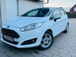 Weiß Gebraucht 2015 Ford Fiesta Titanium Kleinwagen | 5.750 € (Guter Preis)