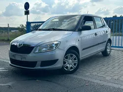 Grau Gebraucht 2012 Skoda Fabia Kleinwagen | 999 € (Guter Preis)