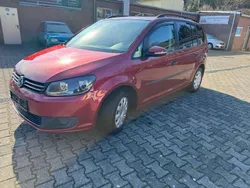 Wild cherry red metallic Gebraucht 2012 VW Touran Trendline Van / Kleinbus | 7.299 € (Teuer)