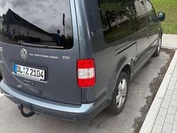 Grün Gebraucht 2010 VW Caddy Team Van / Kleinbus | 6.500 € (Fairer Preis)