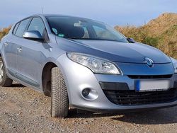 Blau Gebraucht 2010 Renault Mégane III Limousine | 5.800 € (Teuer)
