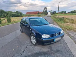 Blau Gebraucht 2007 VW Golf V Kleinwagen | 650 €