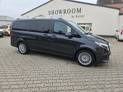 Grau Gebraucht 2020 Mercedes V220 Edition Van / Kleinbus | 34.190 €