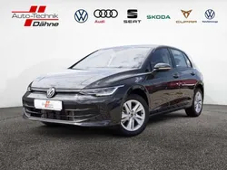 Grau Gebraucht 2024 VW Golf VIII Life Limousine | 23.880 € (Guter Preis)