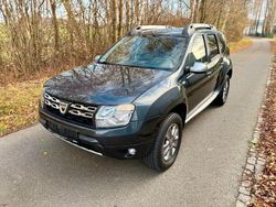 Grau Gebraucht 2015 Dacia Duster Lauréate SUV | 9.399 € (Fairer Preis)