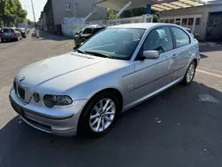 Silber Gebraucht 2005 BMW 325 Lifestyle Coupé | 13.990 € (Teuer)