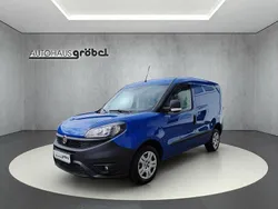 Blau Gebraucht 2021 Fiat Doblò Van / Kleinbus | 13.490 €