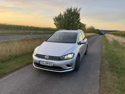Silber Gebraucht 2015 VW Golf Sportsvan LOUNGE Van / Kleinbus | 13.880 € (Fairer Preis)
