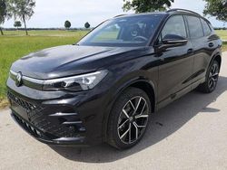Deep black perleffekt Neu 2025 VW Tiguan R-line SUV | 53.990 € (Fairer Preis)