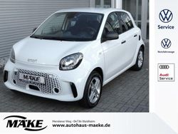 Weiß Gebraucht 2022 Smart ForFour Electric Drive Limousine | 9.940 € (Fairer Preis)