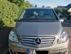 Silber Gebraucht 2007 Mercedes B180 Van / Kleinbus | 2.970 € (Guter Preis)