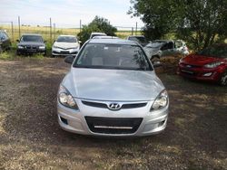 Grau weiß Gebraucht 2010 Hyundai i30 Kleinwagen | 1.650 € (Superpreis)