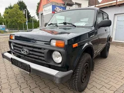 Grün Gebraucht 2017 Lada niva SUV | 11.430 € (Guter Preis)