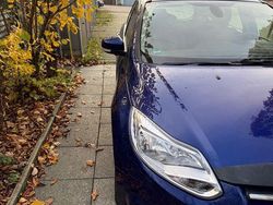 Blau Gebraucht 2013 Ford Focus Trend Limousine | 3.500 € (Fairer Preis)