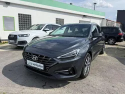 Grau Gebraucht 2021 Hyundai i30 Intro Edition Kombi | 13.290 € (Guter Preis)