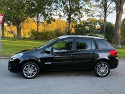 Schwarz Gebraucht 2011 Renault Clio II Night&Day Limousine | 4.999 € (Teuer)