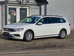 Weiß Gebraucht 2020 VW Passat Conceptline Kombi | 14.990 € (Guter Preis)