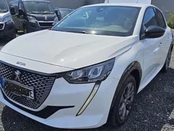 Weiß Gebraucht 2023 Peugeot e-208 Allure Kleinwagen | 15.555 € (Superpreis)