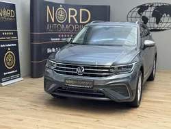 Platinum grey metallic (metallic) Gebraucht 2024 VW Tiguan Allspace Life SUV | 33.899 € (Guter Preis)