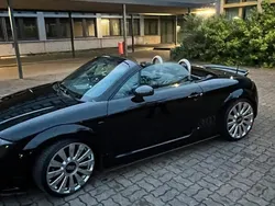 Schwarz Gebraucht 2001 Audi TT Roadster Cabrio | 8.200 €