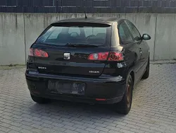 Schwarz Gebraucht 2004 Seat Ibiza Reference Limousine | 750 € (Fairer Preis)