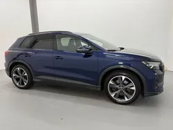 Blau Gebraucht 2022 Audi Q4 e-tron Sport SUV | 32.450 € (Guter Preis)