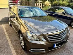 Grau Gebraucht 2010 Mercedes E200 Limousine | 9.100 € (Fairer Preis)