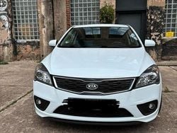 Weiß Gebraucht 2012 Kia Ceed Coupé | 7.499 € (Guter Preis)