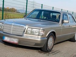 Silber Gebraucht 1989 Mercedes E300 Limousine | 12.999 €