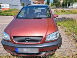 Rot Gebraucht 2001 Opel Zafira Van / Kleinbus | 2.600 € (Teuer)