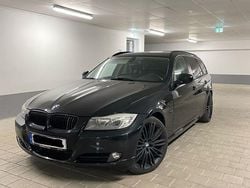 Schwarz Gebraucht 2012 BMW 318 Kombi | 6.499 € (Guter Preis)