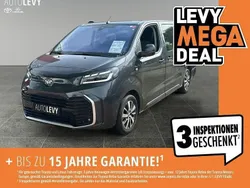 Grau Gebraucht 2024 Toyota Proace Verso Team Kombi | 40.890 € (Fairer Preis)