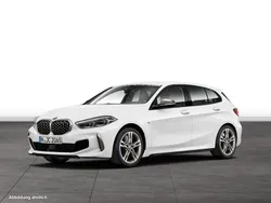 Alpinweiss Gebraucht 2024 BMW M135 Comfort Edition Kleinwagen | 41.054 € (Fairer Preis)