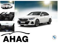 Mineralweiß metallic Gebraucht 2024 BMW 520 M Sport Limousine | 53.440 € (Fairer Preis)