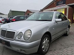 Silber Gebraucht 1996 Mercedes E280 Limousine | 7.999 € (Teuer)
